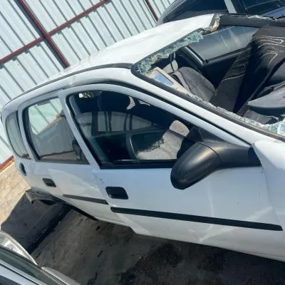 Opel Corsa Sağ Arka Kapı Çıkma
