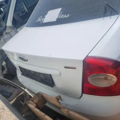 Ford Focus 2.5 Arka Bagaj Kapağı