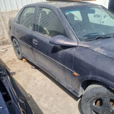 Opel Vectra B Sağ Ön Kapı